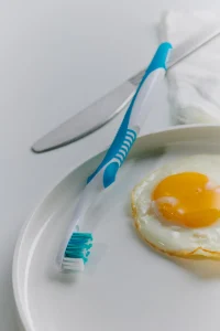 Why You Shouldn't Brush Your Teeth After Breakfast