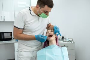 Do Dentists Treat Peri-Implantitis